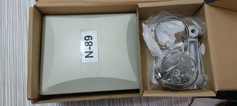 Ruckus T301N Outdoor Access Point, unit with mounting kit