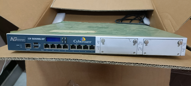 Cyberoam CR500iNG-XP UTM Firewall