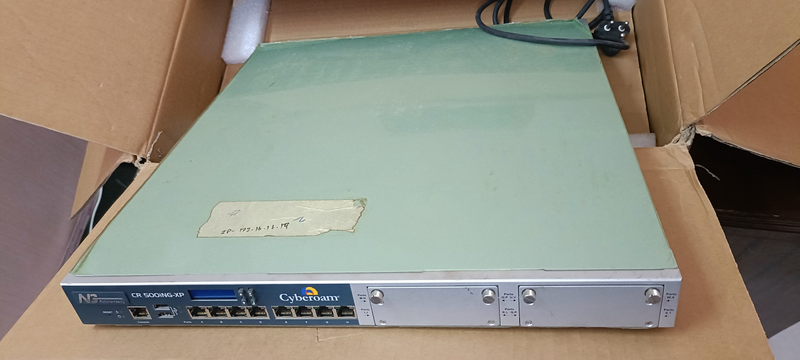 Cyberoam CR500iNG-XP UTM Firewall, angled front