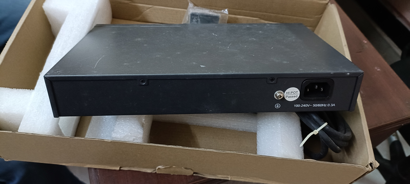 TP-Link TL-R480T+ Router, back panel