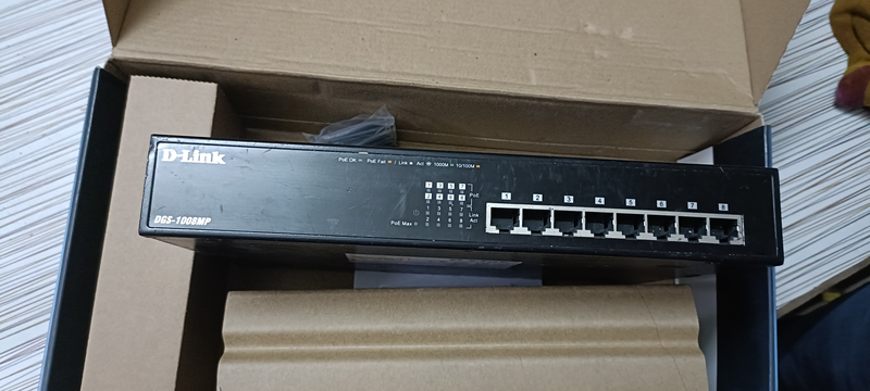 D-Link DGS-1008MP 8-Port PoE Switch