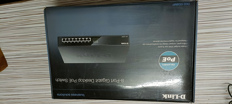 D-Link DGS-1008MP 8-Port PoE Switch, retail box