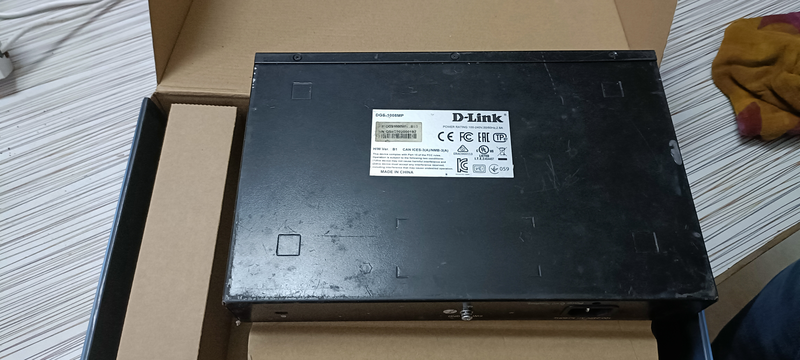 D-Link DGS-1008MP 8-Port PoE Switch, underside label